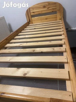 Fenyő ágy eladó!