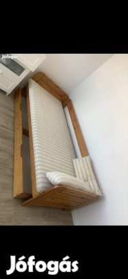 Fenyő ágy matraccal