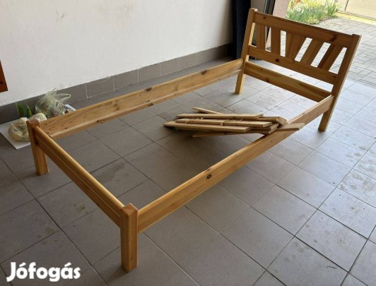 Fenyő ágykeret matraccal eladó