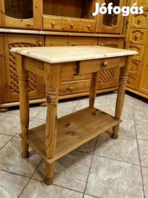 Fenyő asztal 80x75x40
