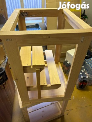 Fenyő display vitrin árusító pavilon árubemutató kocka pult