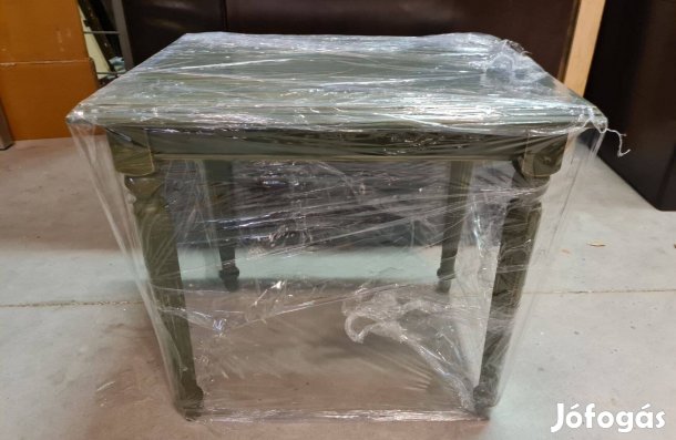 Fenyő dohányzóasztal 59 cm