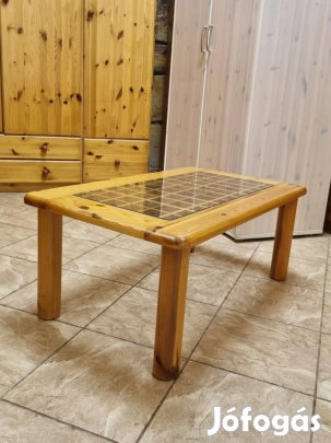 Fenyő dohányzóasztal 92x39x55