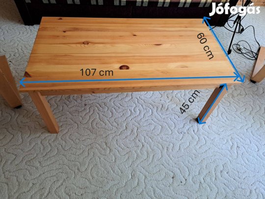 Fenyő dohányzóasztal szép állapotban