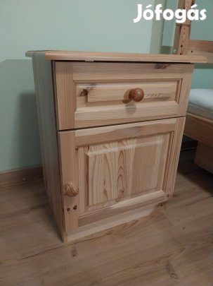 Fenyő éjjeliszekrény