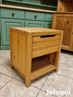 Fenyő éjjeliszekrény 47x55x42
