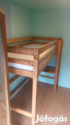 Fenyő emeletes ágy matraccal