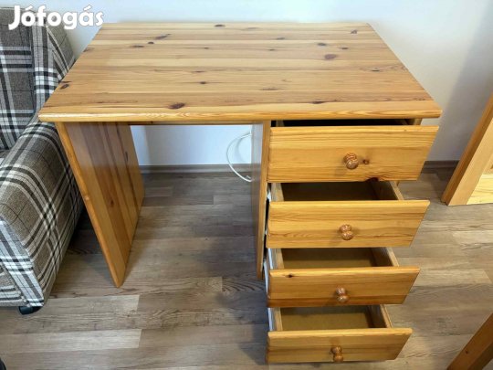 Fenyő íróasztal