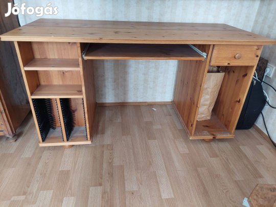 Fenyő íróasztal