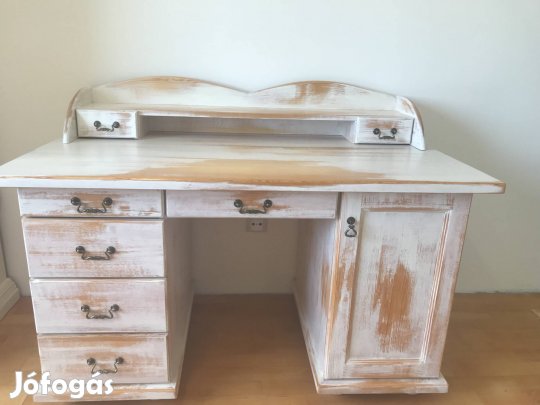 Fenyő íróasztal 