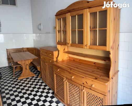 Fenyő konyhabútor, 5 részes, szekrénnyel, komóddal, asztallal
