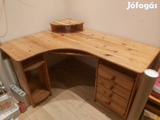 Fenyő sarokíróasztal
