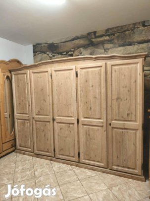 Fenyő szekrény 275x200x61