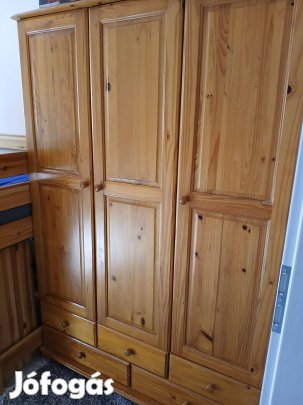 Fenyő szekrény