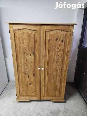 Fenyő szekrény komód
