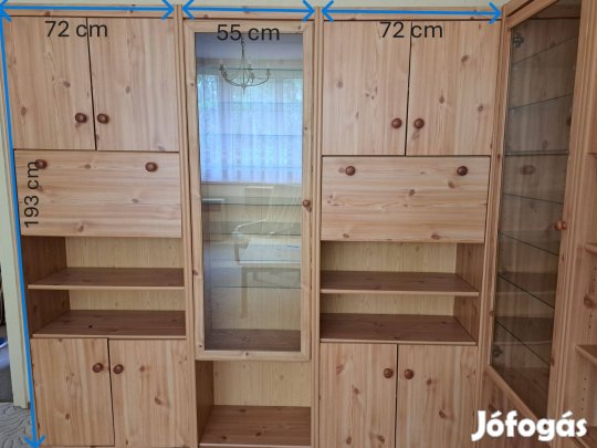 Fenyő szekrénysor vitrines középrésszel