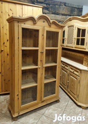 Fenyő vitrin 108x186x38