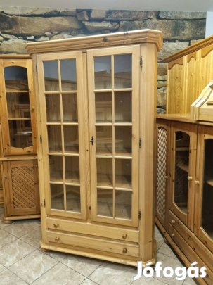 Fenyő vitrin 118x195x40