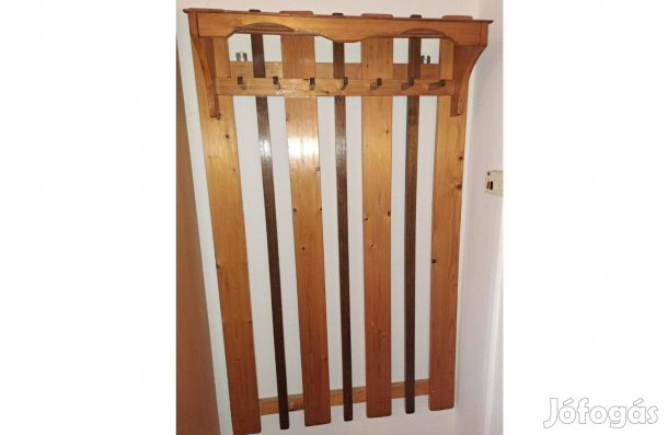 Fenyőfa előszoba fogas