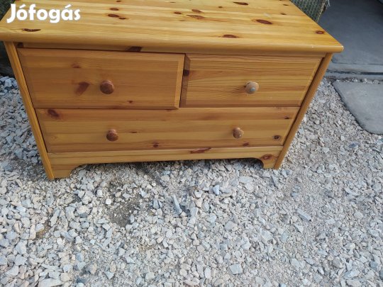 Fenyöfa fiókos komód 