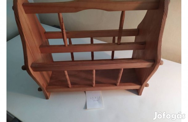 Fenyőfa újság tartó