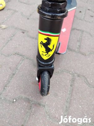 Ferari scuderia roller Ugratós benzinkutas eladó.