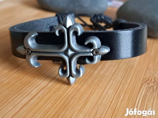Férfi Bőr Karkötő Szegecselt Kereszttel