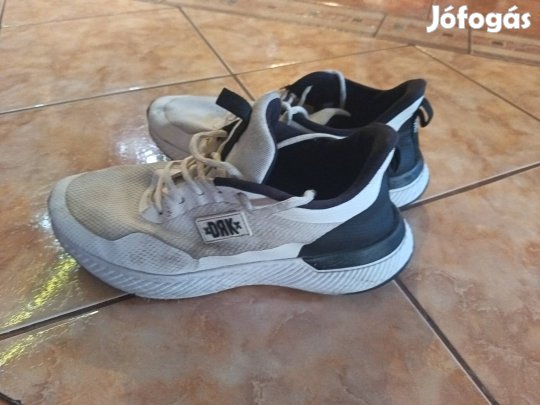 Férfi DRK 42-es sportcipő