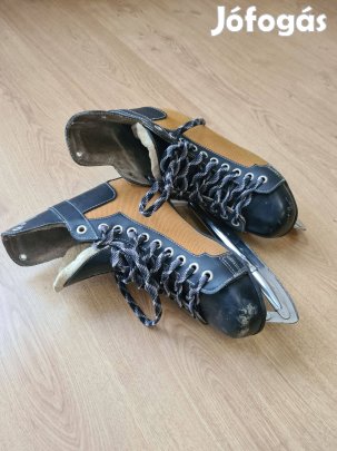 Férfi Jégkorcsoja 39-40es méretben