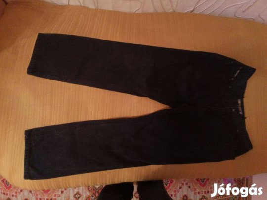 Férfi, fekete színű, nagyméretű farmernadrág eladó