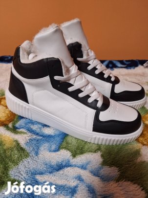 Férfi bélelt cipő új