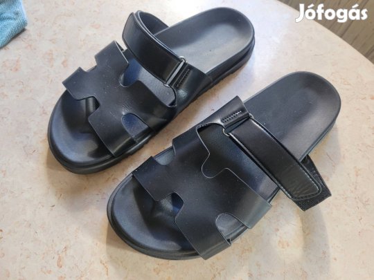 Férfi bőrpapucs, 43 as méretben, eladó.