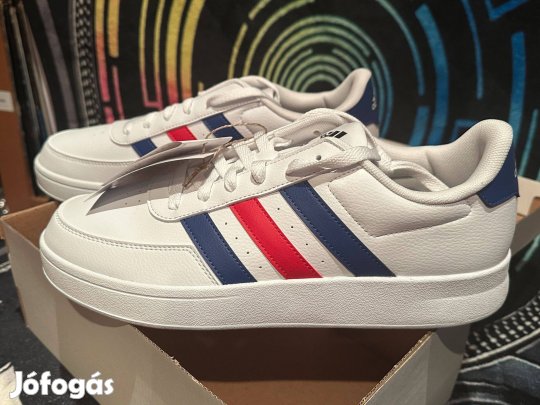 Férfi címkés Adidas cipő (44,2/3-os méretben) Új!