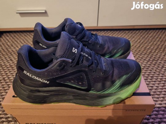 Férfi edzőcipő 42-es méret