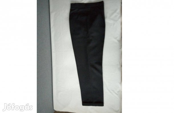 Férfi fekete műszálas szövet alkalmi nadrág, pantallós.40-42