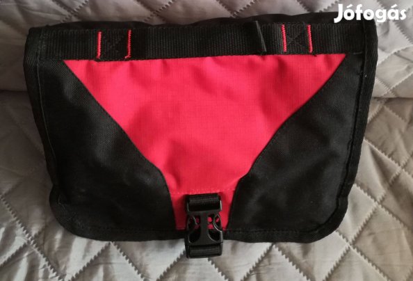 Férfi fekete,piros táska, új,olcsón!/57