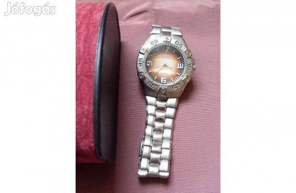 Férfi karóra díszdobozban