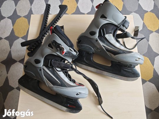 Férfi korcsolya, 42-es