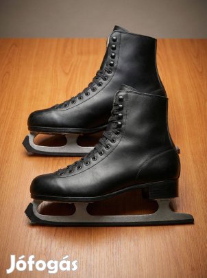 Férfi műkorcsolya 45-ös méretben eladó