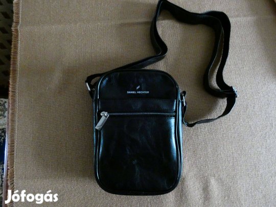 Férfi oldaltáska