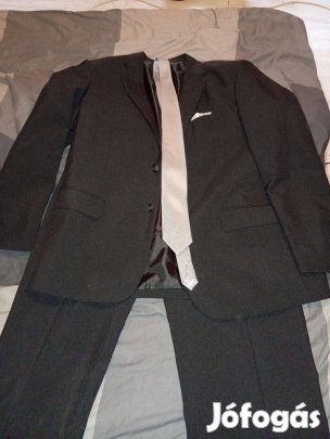 Férfi öltöny
