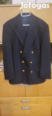 Férfi öltöny