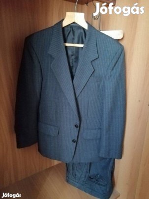 Férfi öltönyök