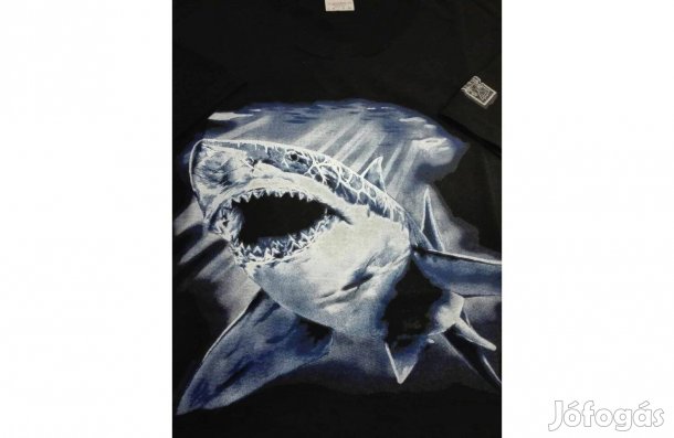 Férfi póló XXL-es fekete (Cápa mintával) eladó!