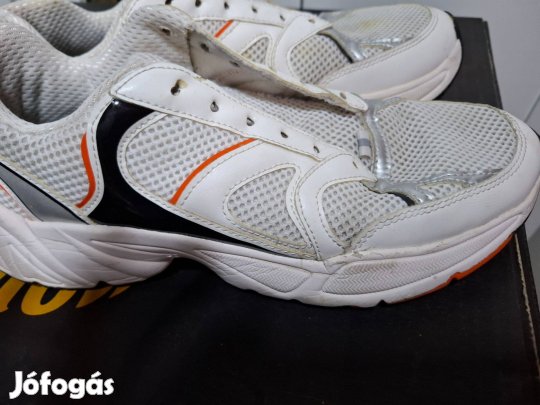 Férfi sportcipő 41 es