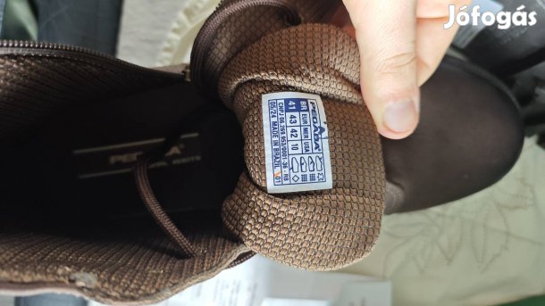 Férfi téli bakancs 43-as