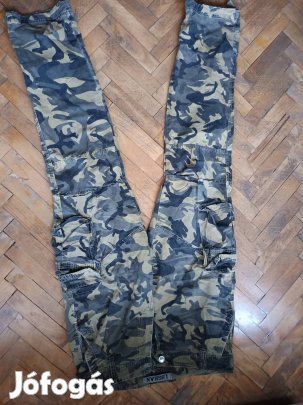 Férfi terepmintás Cargo hosszú nadrág 34 