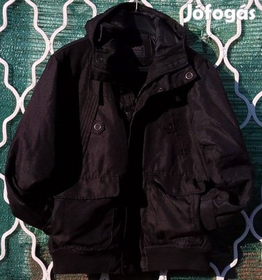 Férfi újszerű, divatos,sportos Német átmeneti kabátomat olcsón eladóm