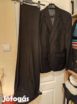 Férfi ünneplő öltöny