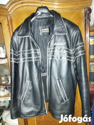 Férfi vastag bőrdzseki.